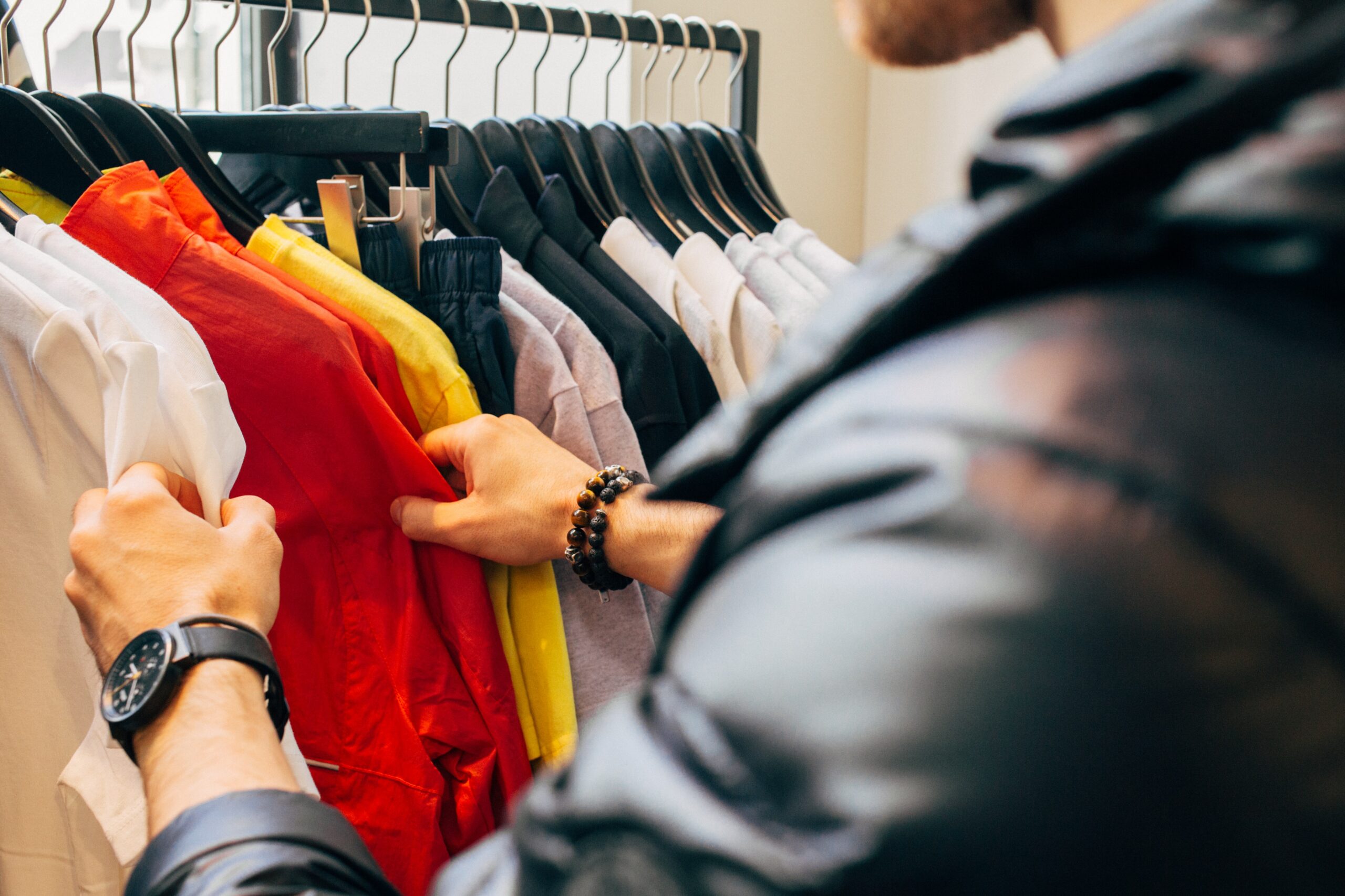 9 Ways to Shop Smarter for Clothing
